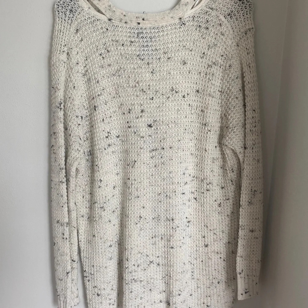 Sweater [A25] - Picture 3 of 7